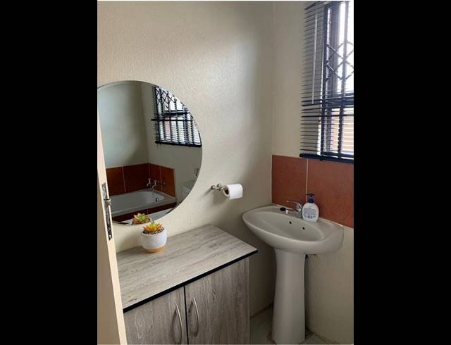 2 BEDROOM HOUSE FOR SALE IN SOSHANGUVE EAST